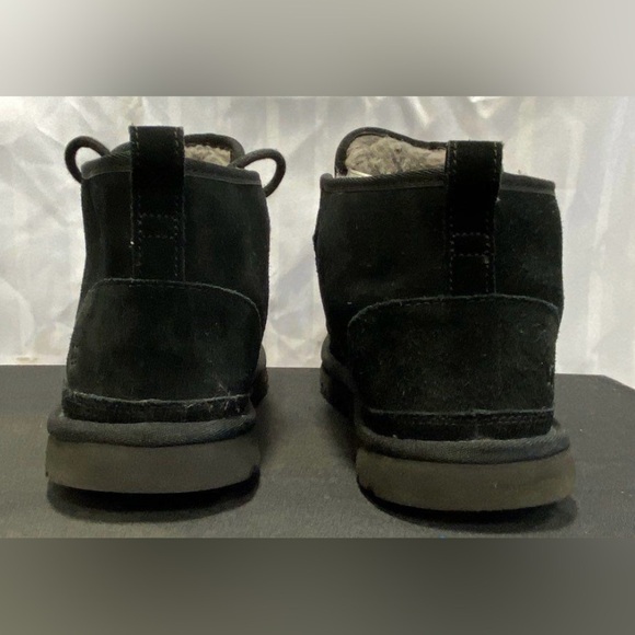 ? UGG Neumel Chukka Boots Men’s Size 10 – Black Sheepskin Suede ? main image 6